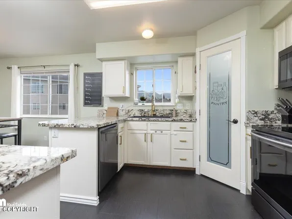 6811 Gold Kings Cir #B, Anchorage, AK 99519