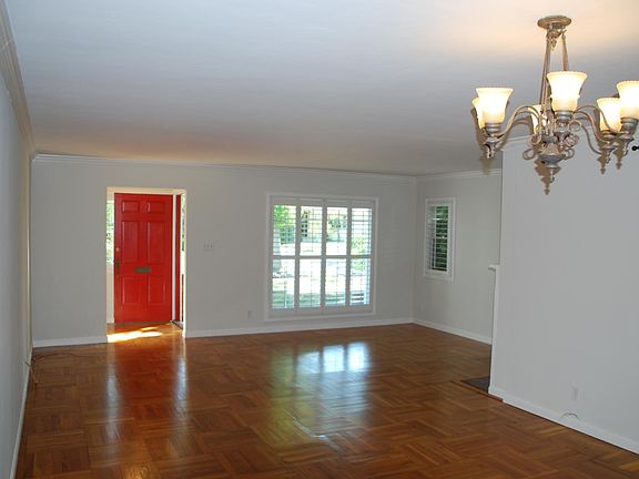 4th image of 2705 Bryant St