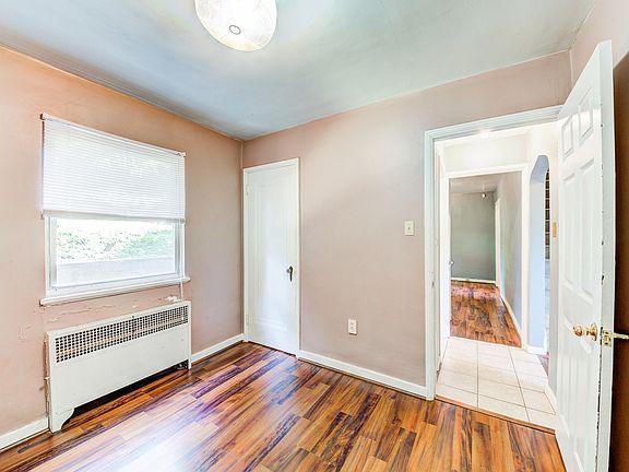 3rd image of 2475 Woodward Ave