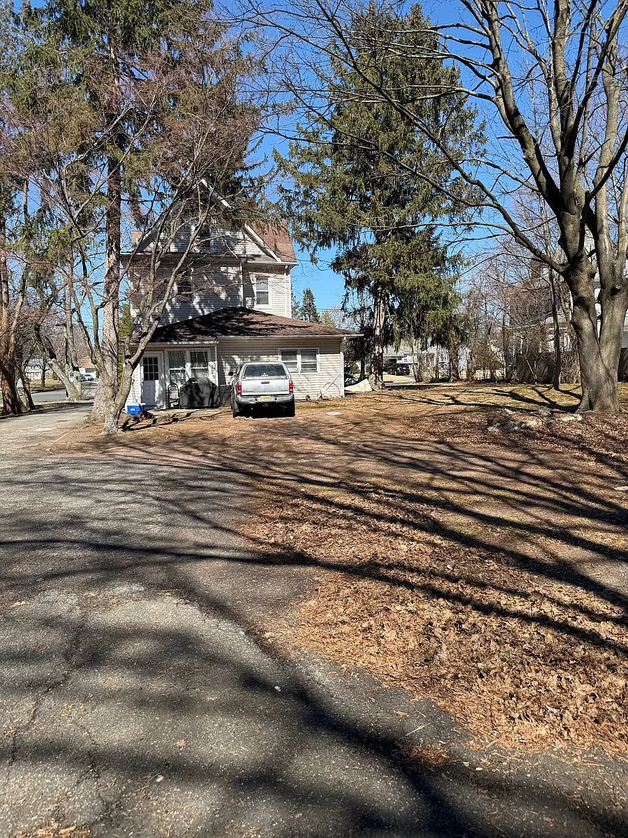 Front of House - 1207 Foster Ave
