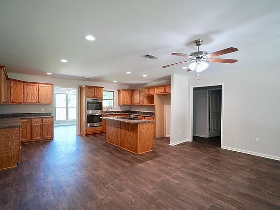 3rd image of 492 Kellum Ln