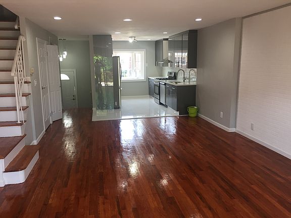 3rd image of 1047 E 81st St