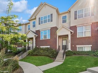 304 Concord Ct, Morton Grove, IL 60053