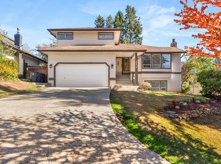 832 165th St, Surrey, BC V4A9B9