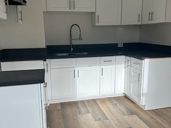 4th image of 14623-31 Blythe St #14631-2