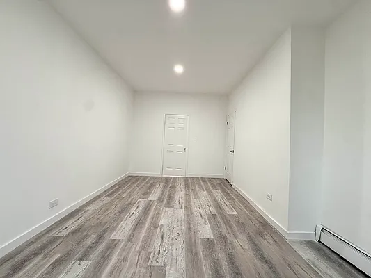 Rented by ERNY LLC | media 9