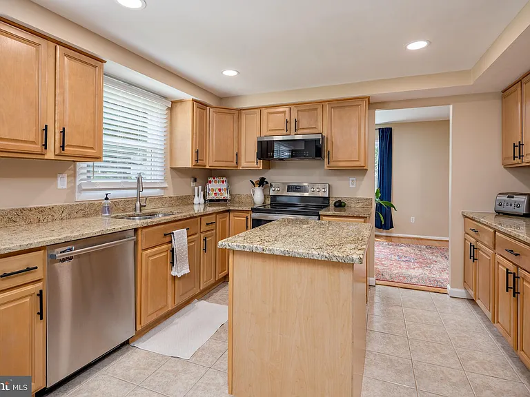 15005 Narrows Ln — Photo 13