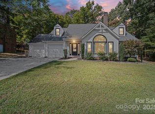 10218 Rougemont Ln, Charlotte, NC 28277