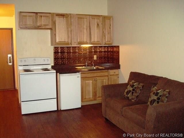2nd image of 2235 Sidewinder Dr #435