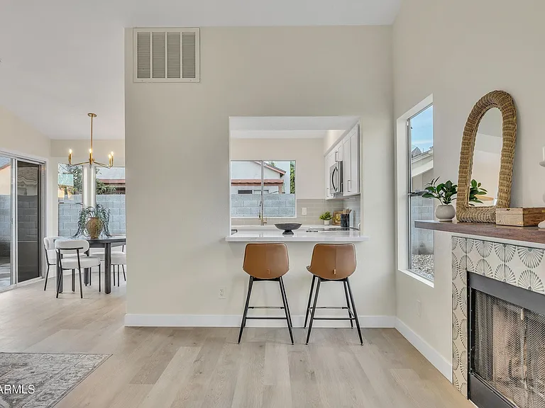 8830 W Saint John Rd — Photo 1
