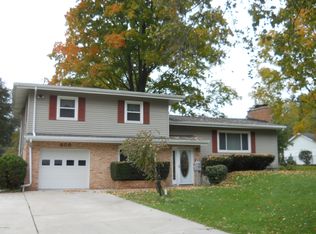 809 S Baldwin St, Greenville, MI 48838