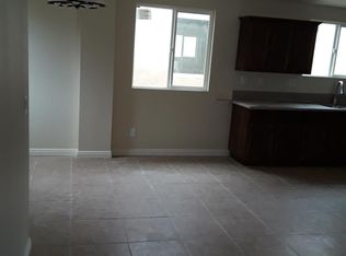 11703 S Main St, Los Angeles, CA 90061