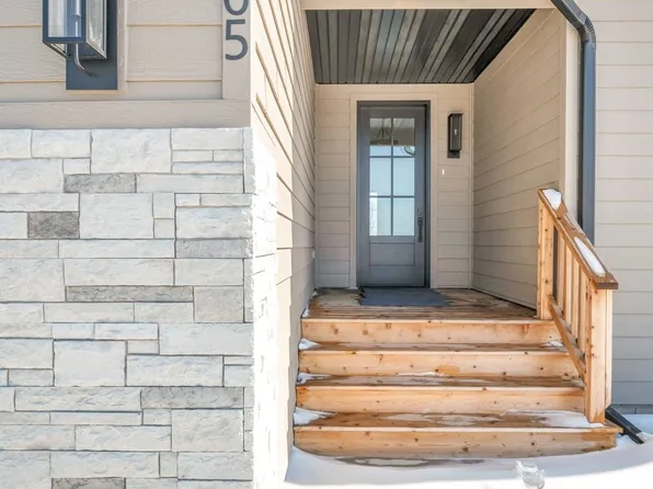 3805 Sunner Ave, Spirit Lake, IA 51360