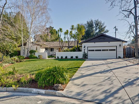 2nd image of 18658 Casa Blanca Ln