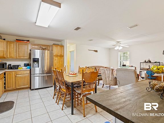 4th image of 33550 Steelwood Dr E