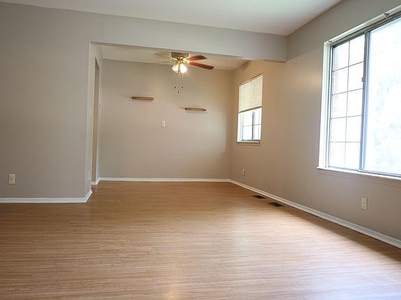 4th image of 22564 Masonic Blvd