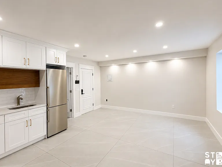 7 Spencer Pl #1R — Photo 4