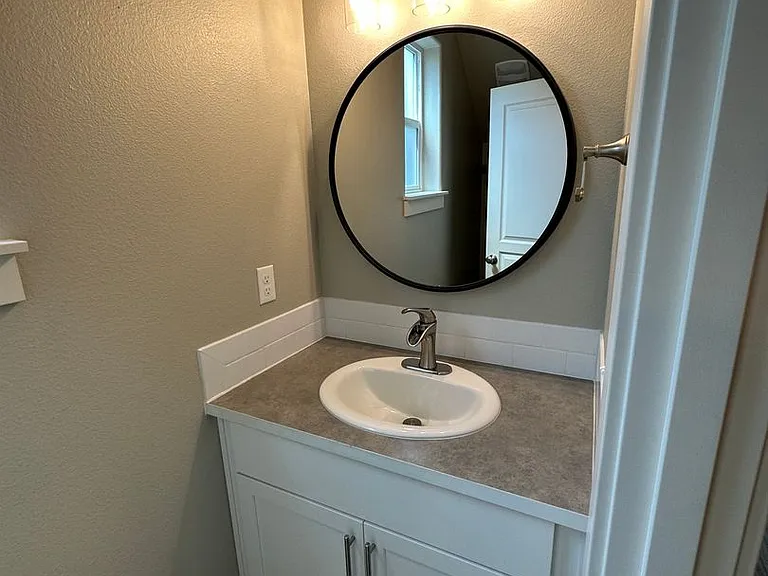 2558 NW Hemlock Way — Photo 4