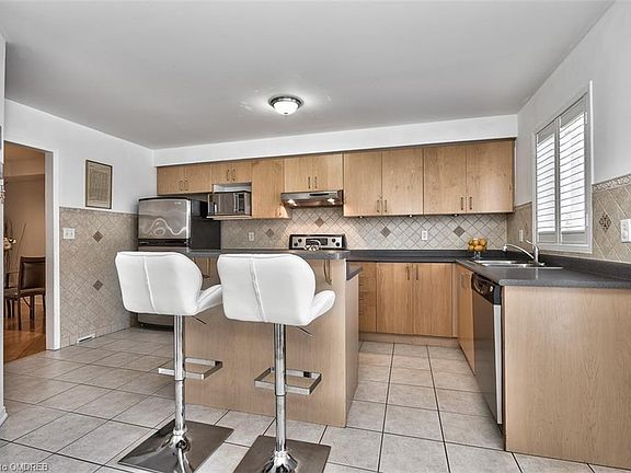 3rd image of 241 Littlewood Dr