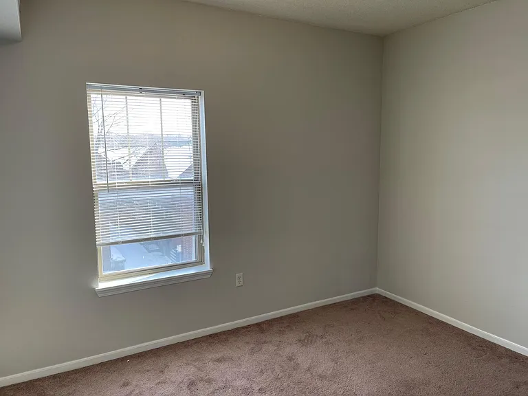 313 S Gilbert St #2022 — Photo 7