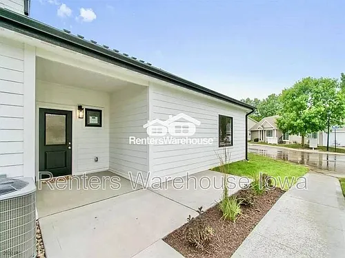 3630 NE Kara Ln Photo 1