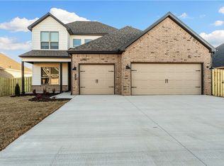 1907 Edwards St, Pea Ridge, AR 72751