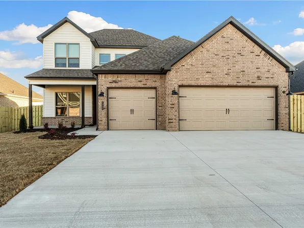 1907 Edwards St, Pea Ridge, AR 72751