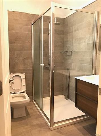 2nd image of 49 Orchard St #1