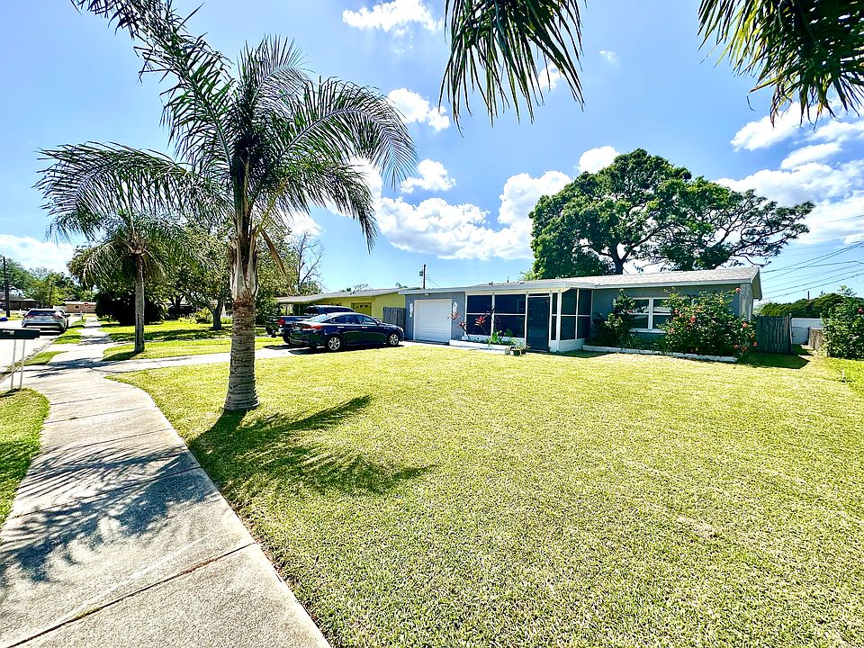 Fully updated home 20 min from the beach