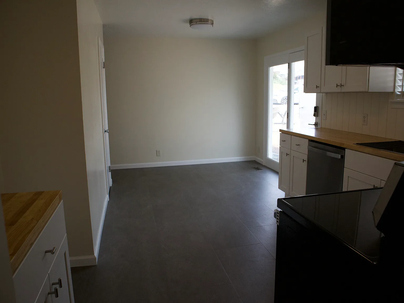 5 bed, 1951 sqft, $2,250 — Photo 3