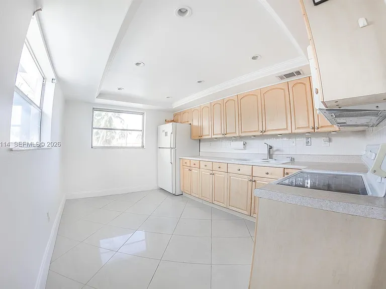344 SW 1st St #6 — Photo 4