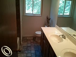 4th image of 2445 Karen Dr