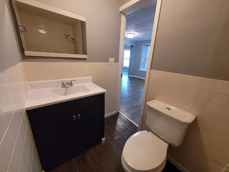 1507 Avon St — Photo 9
