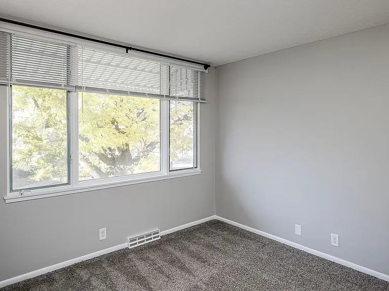 4815 S 131st St #15 — Photo 19