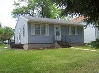 407 E 2nd St, Janesville, MN 56048