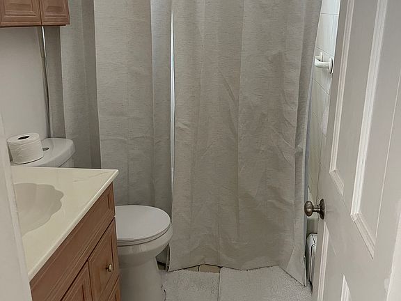 5th image of 17 Keenan St #17
