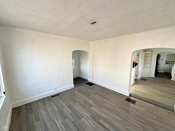 3rd image of 1331 Michigan Ave