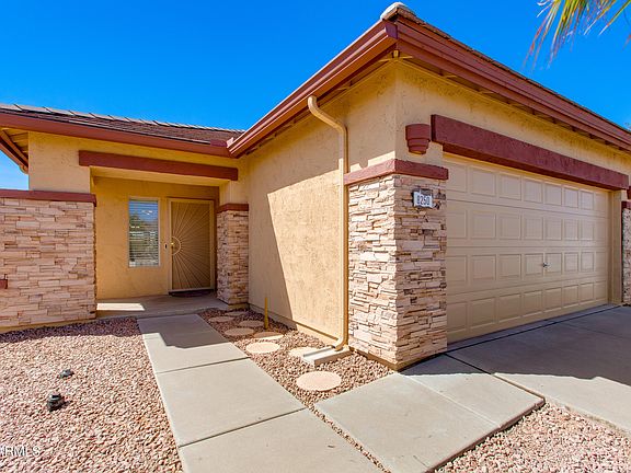 3rd image of 8250 S HIDDEN TRAIL Court
