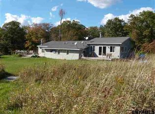 992 Johnson Rd, Schenectady, NY 12302