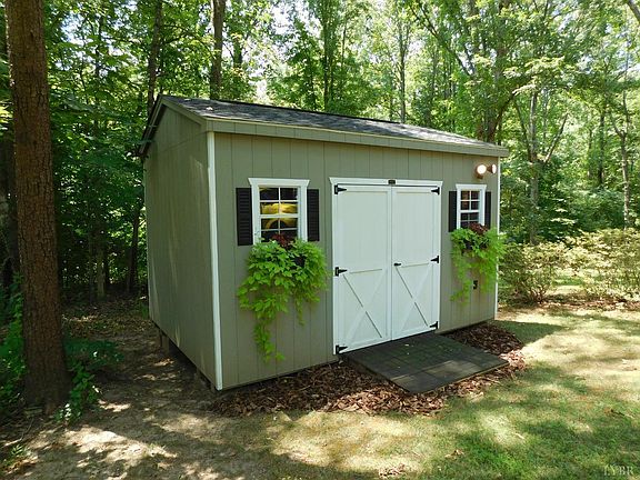 4th image of 92 Gentry Dr