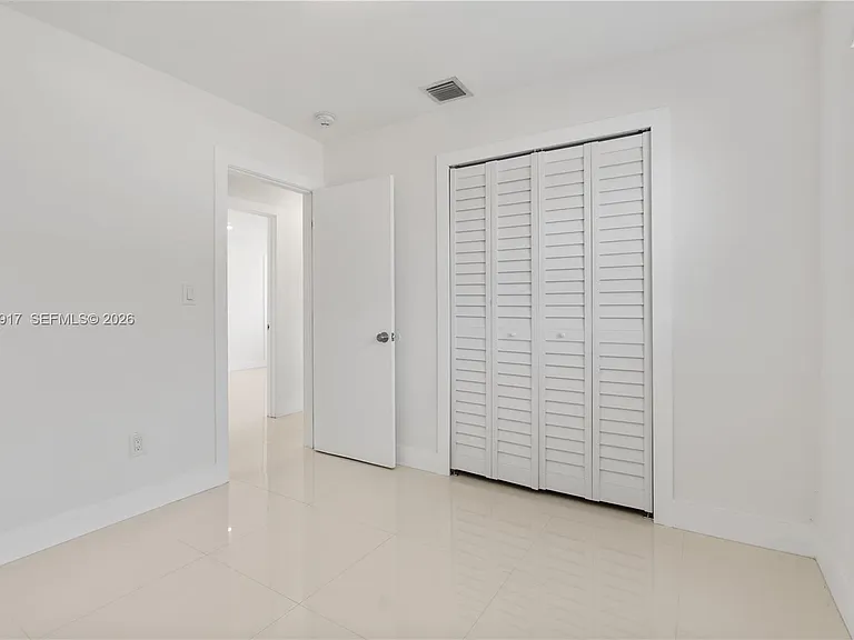 10501 SW 53rd St — Photo 22