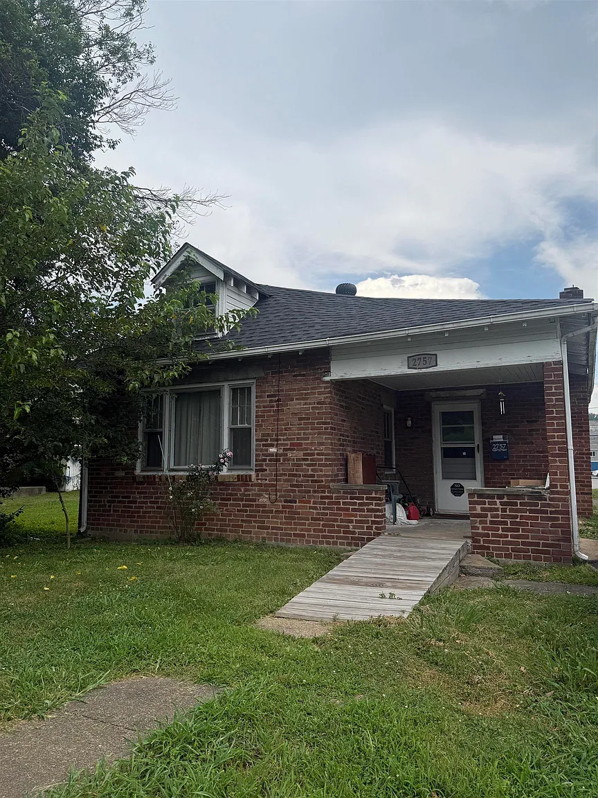 2757 Carter Ave photo 1