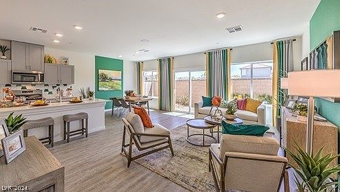 2nd image of 4729 Admiral Cliffs Ave