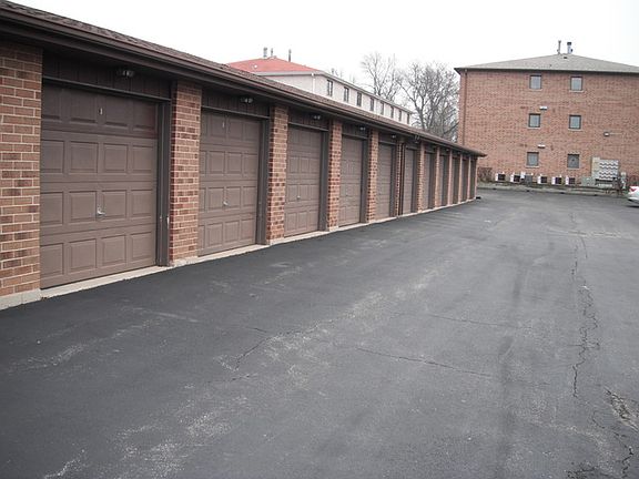 5th image of 7114 W 108th St APT 402