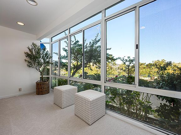 4th image of 100 Thorndale Drive #148