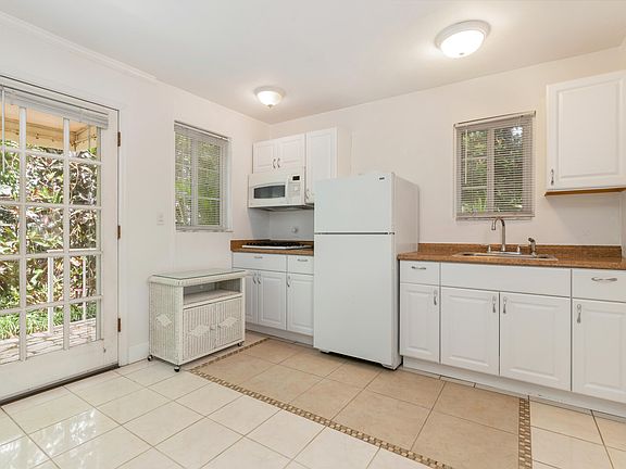4th image of 155 Peruvian Ave