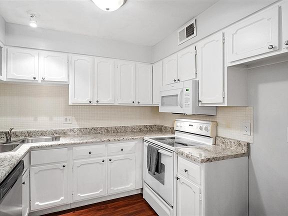 4th image of 10135 Sakura Dr APT C