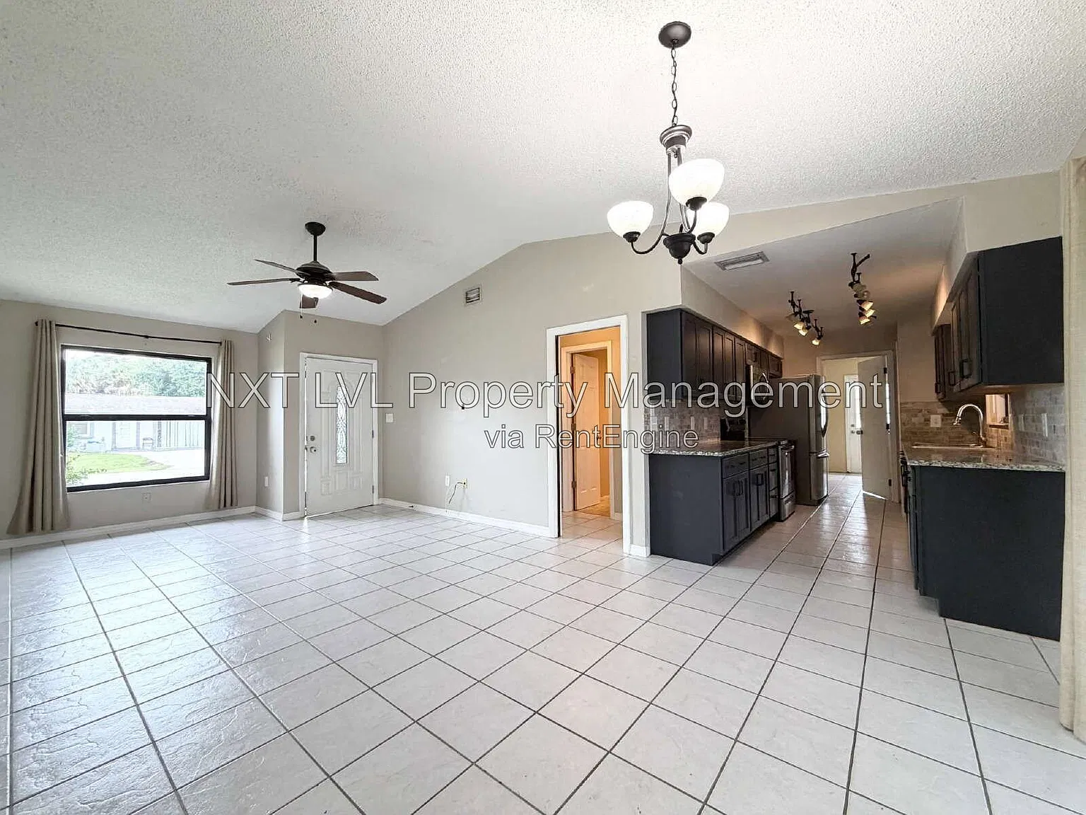 2 bed, 2.0 bath, 946 sqft, $1,895 — Photo 3