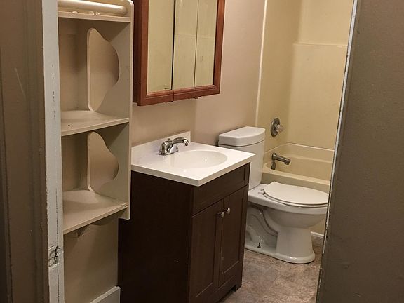 4th image of 813 N 10th St