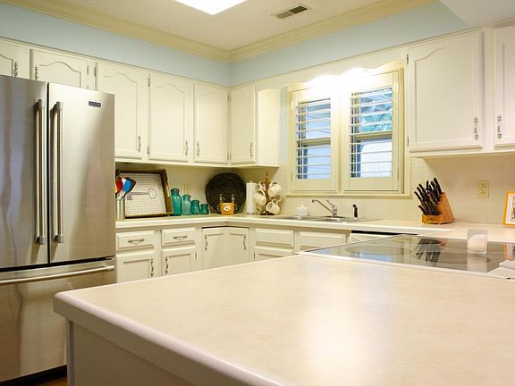 3rd image of 9125 Wesley Pl